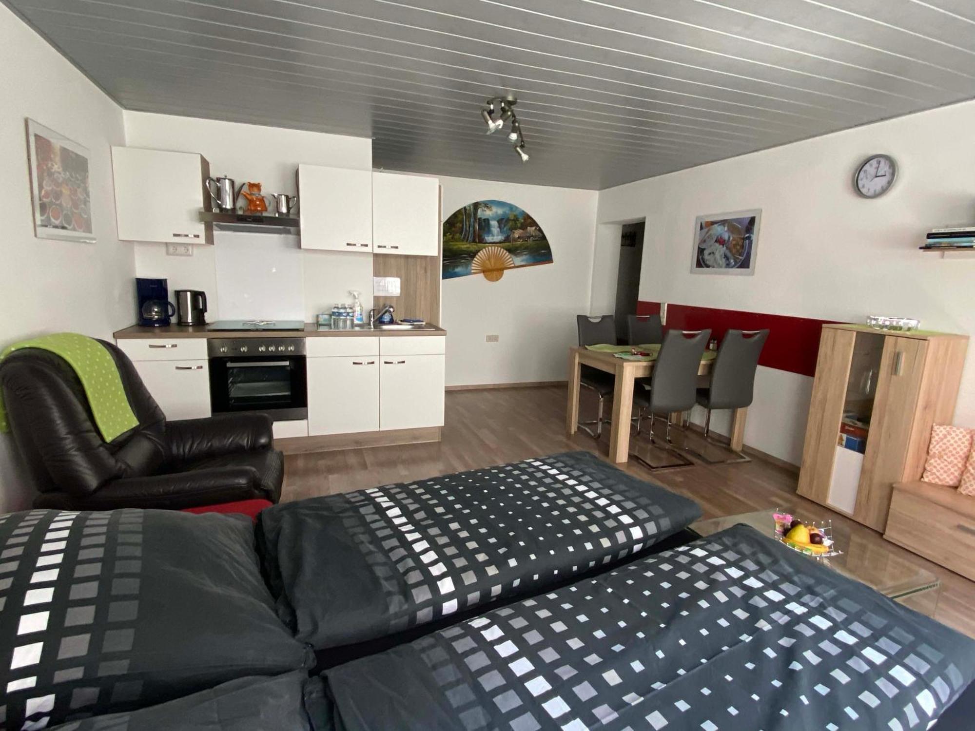 Ferienwohnung Alte B3 Рингсхайм Екстериор снимка